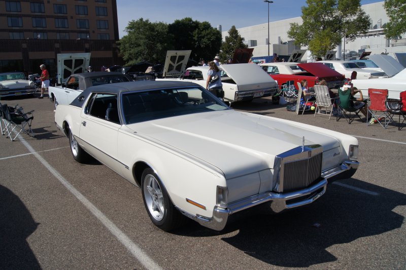 Lincoln Continental 72
