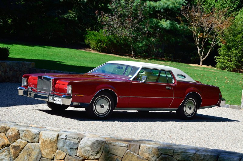 Lincoln Continental Mark IV