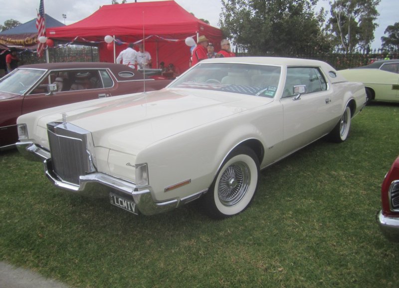 Lincoln Continental 1972