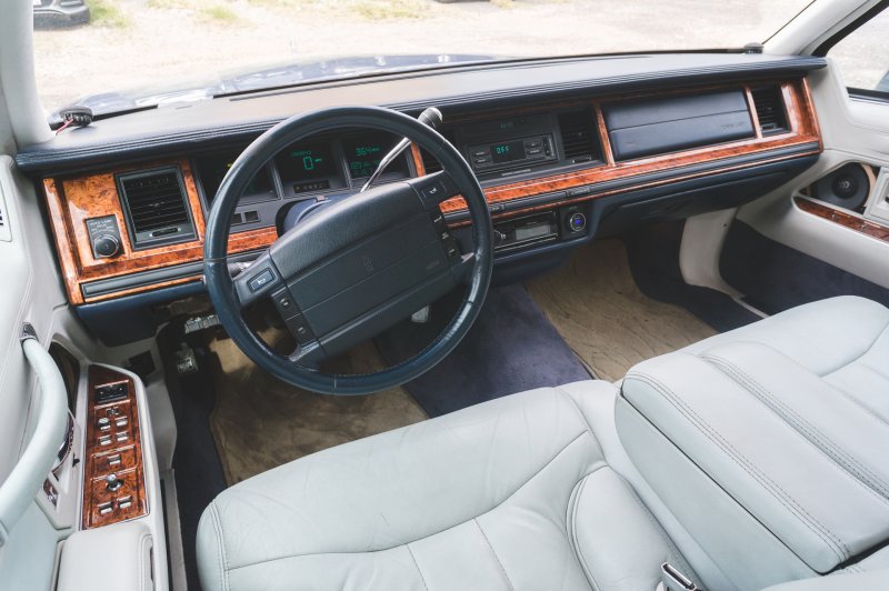 Lincoln Town car 2 салон