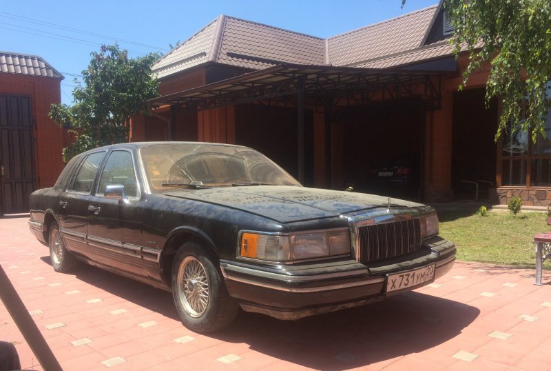 1992 Lincoln Town car II