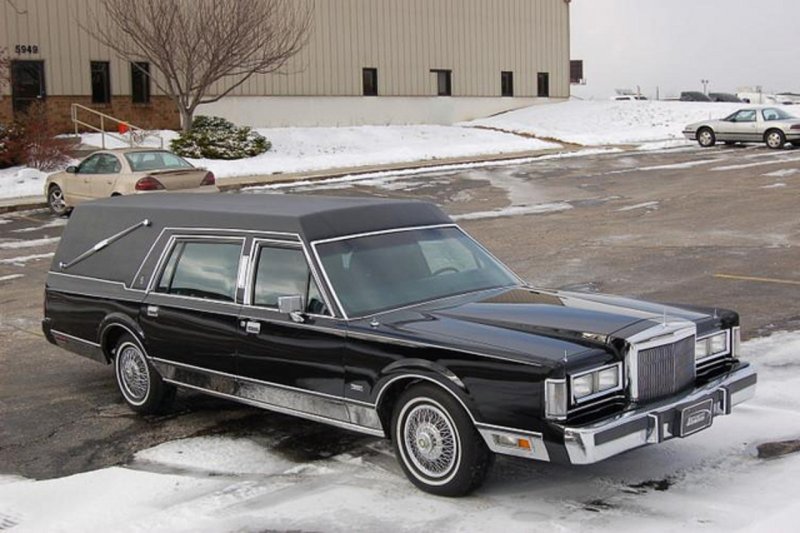 Lincoln Town car 1989 катафалк