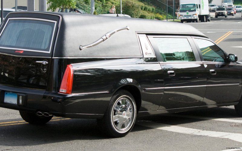 Cadillac DTS катафалк