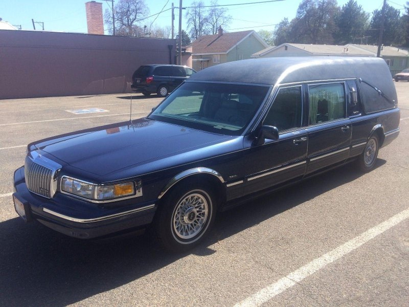Lincoln Town car 1989 катафалк