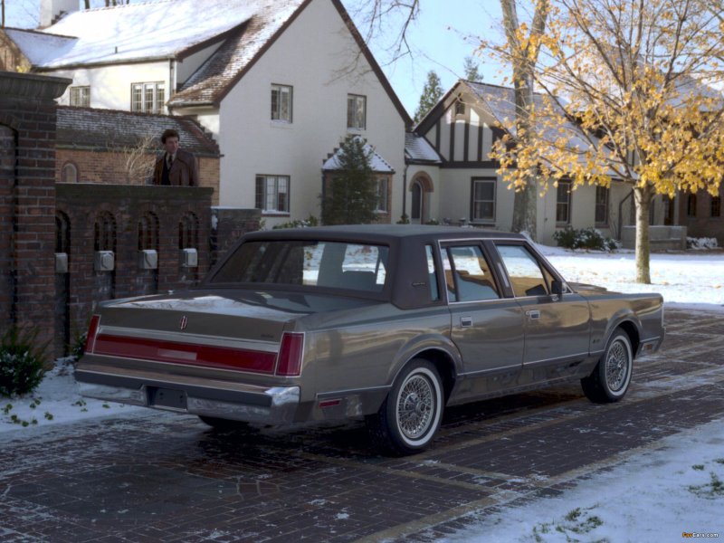 Lincoln Town car 1985