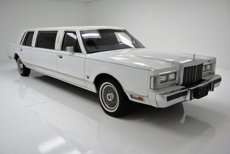 Lincoln Town car 1985