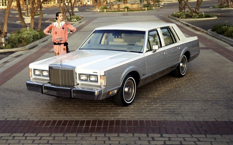 Lincoln Continental Town car 1980