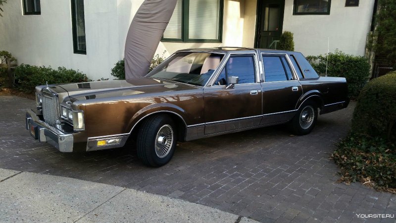 Lincoln Town car 1985