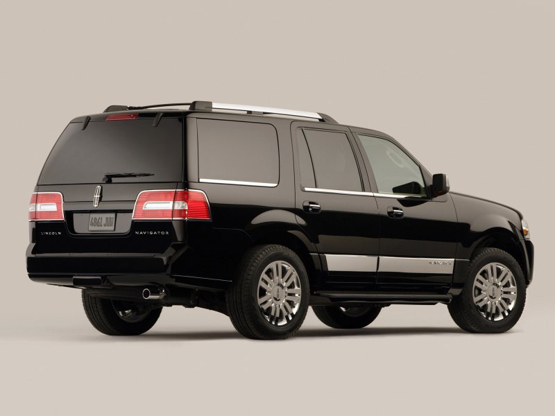Автомобиль Lincoln Navigator