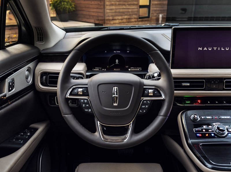 Lincoln Nautilus 2021 Interior