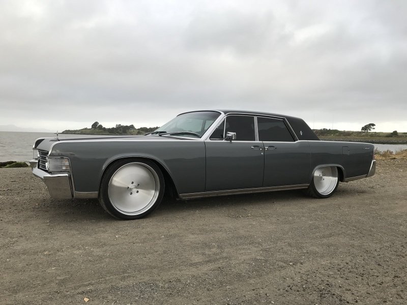 Lincoln Continental sedan 1965