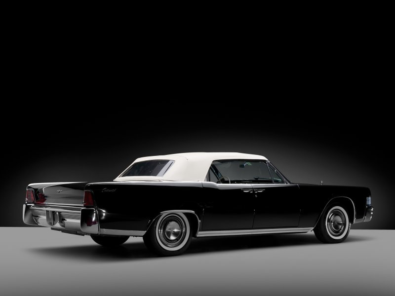 Cadillac Lincoln Continental 1965