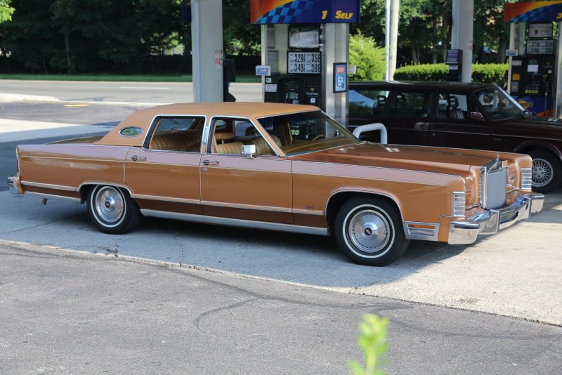 1978 Lincoln Continental Town