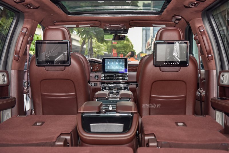 Lincoln Navigator 2021 салон