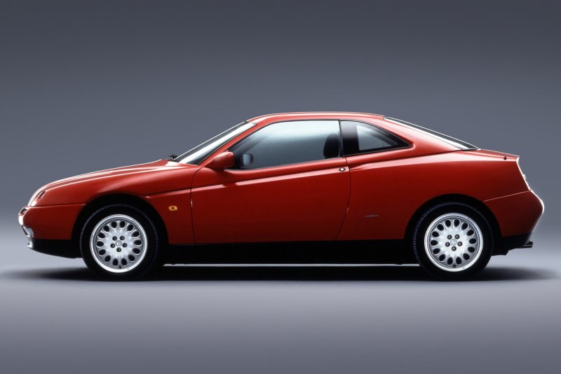 Alfa Romeo 916