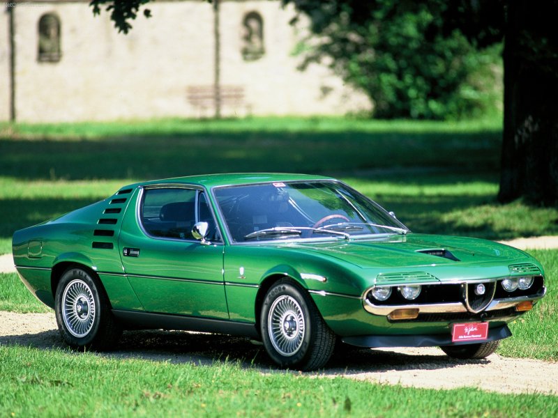 Alfa Romeo Montreal