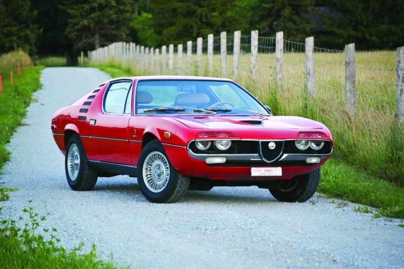 Alfa Romeo Montreal