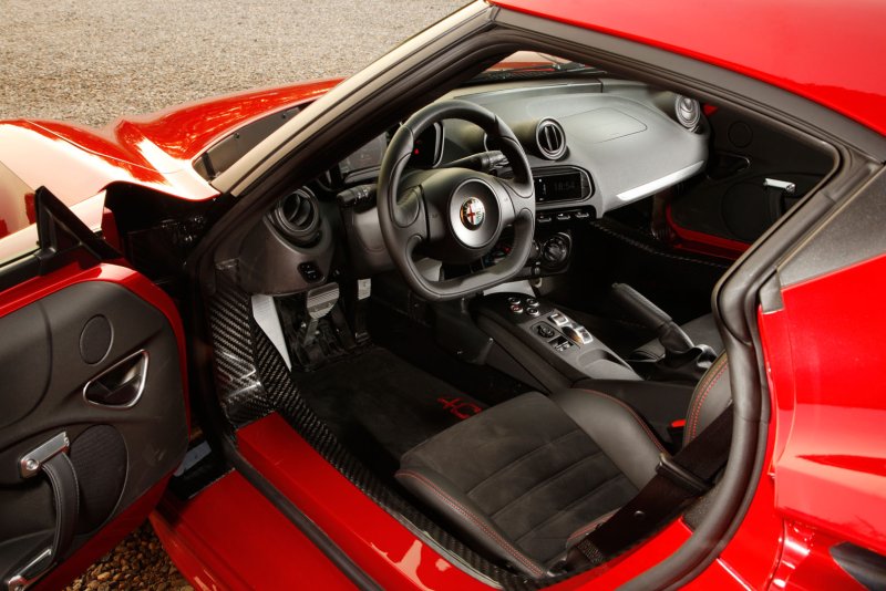 Alfa Romeo 4c салон
