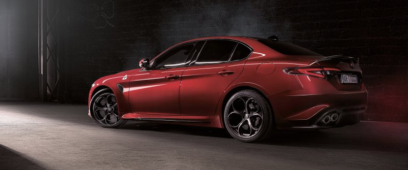 Альфа Ромео Giulia Quadrifoglio 2020