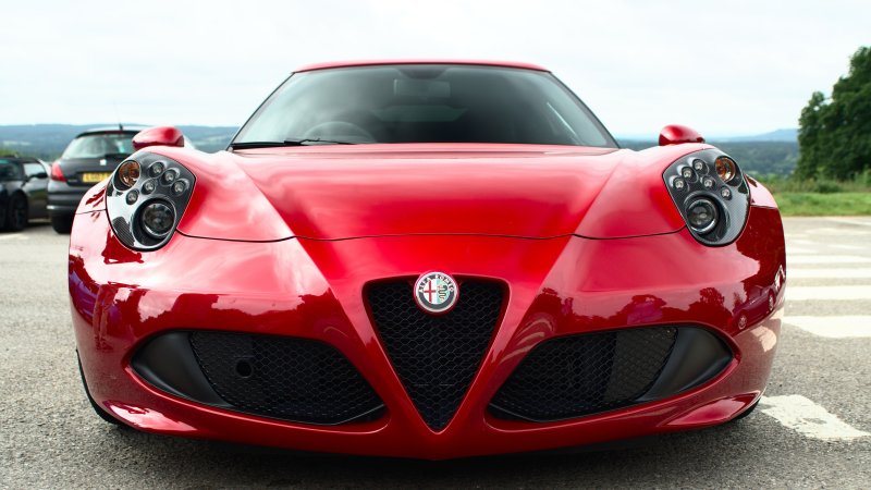 Машина Alfa Romeo
