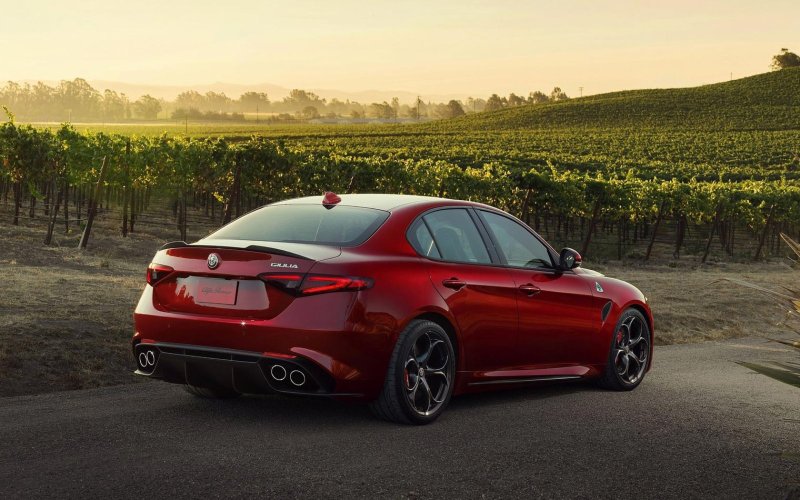 Alfa Romeo Giulia седан