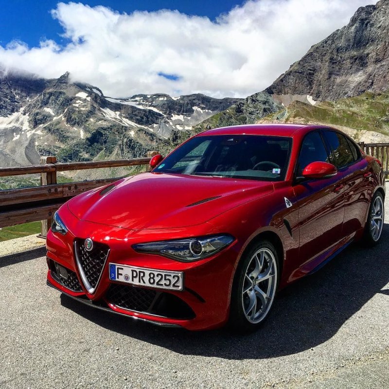 Машина Alfa Romeo Giulia