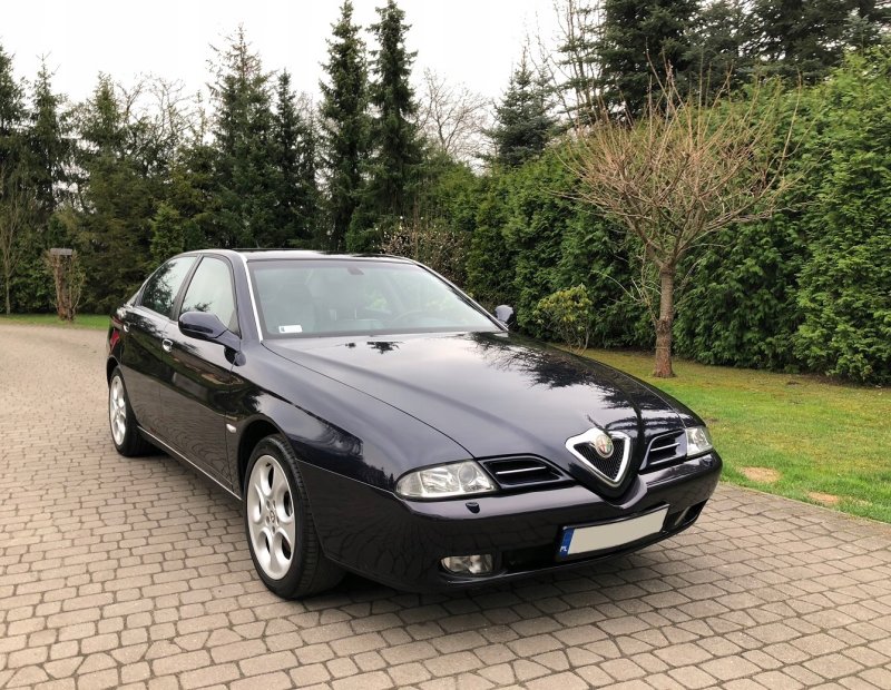 Alfa Romeo 166