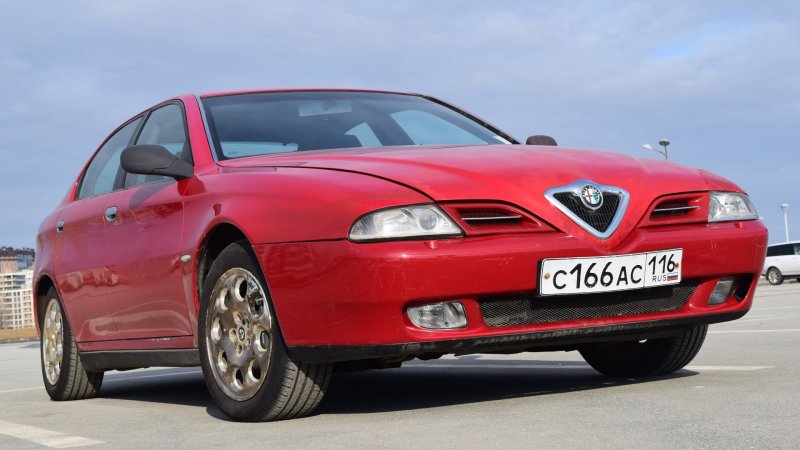 Alfa Romeo 166 i