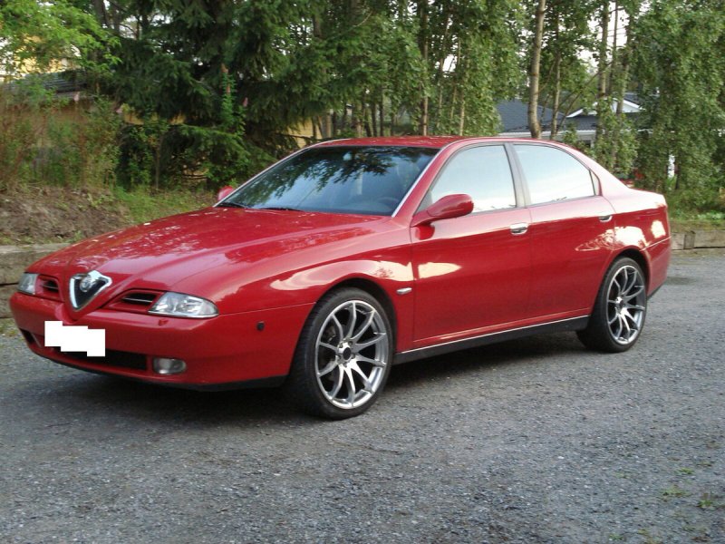 Alfa Romeo 166