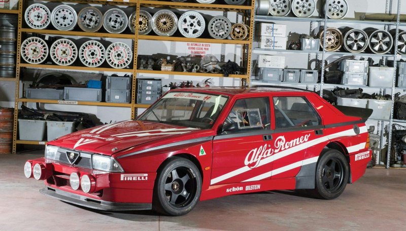 Alfa Romeo 75 Racing