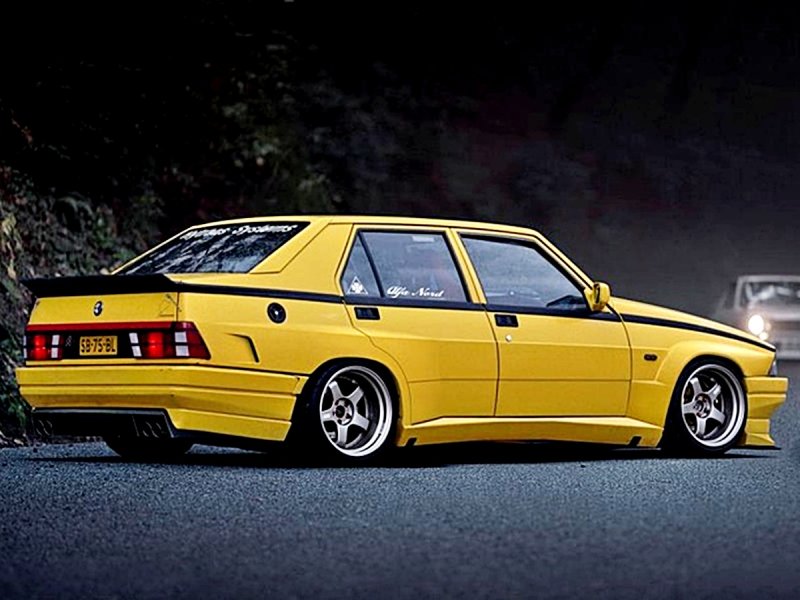 Alfa Romeo 75 Milano