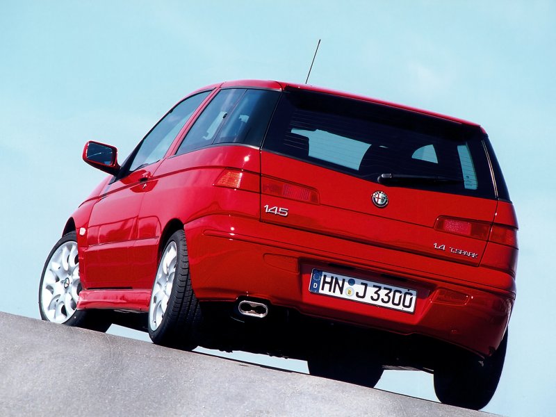 Alfa Romeo 145, 2000