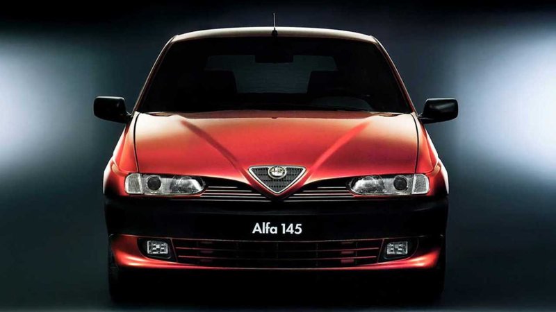 Автомобиль Alfa Romeo 145
