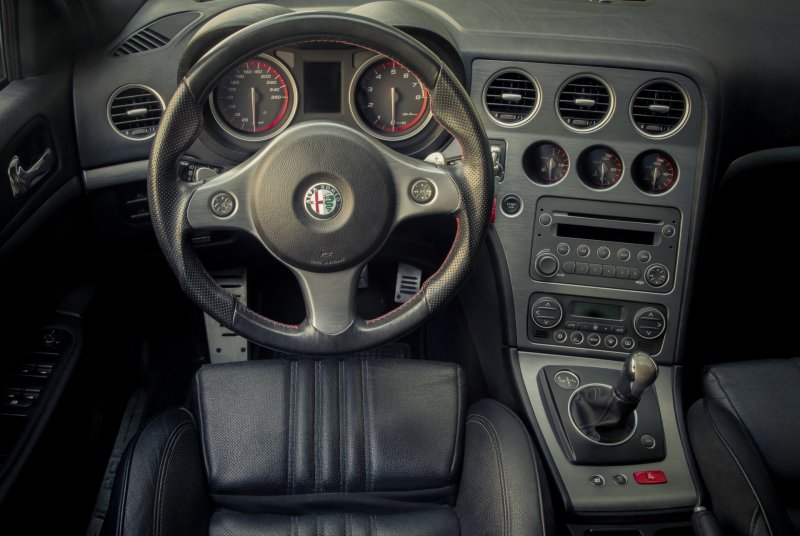 Alfa Romeo 159 ti интерьер
