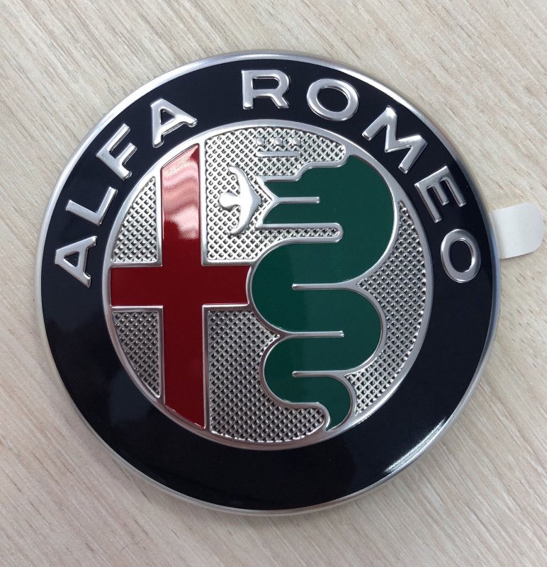 Эмблема багажника Альфа Ромео 159