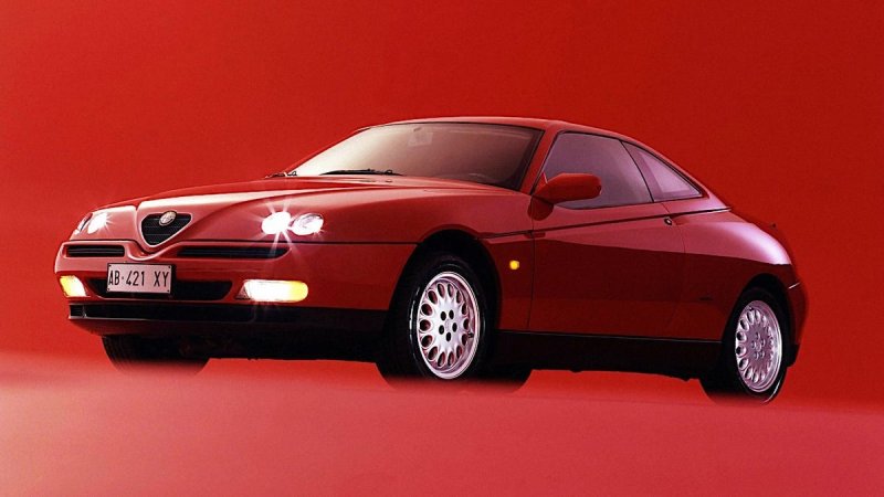 Alfa Romeo GTV 916