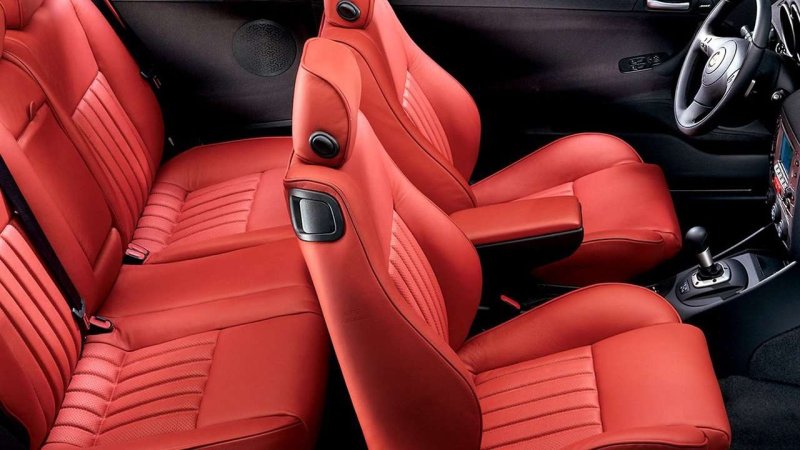Alfa Romeo 147 красная кожа