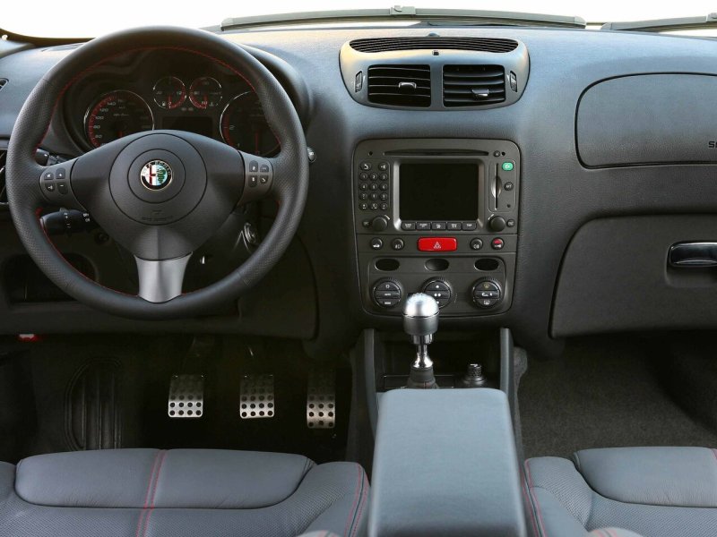 Торпедо Alfa Romeo 147