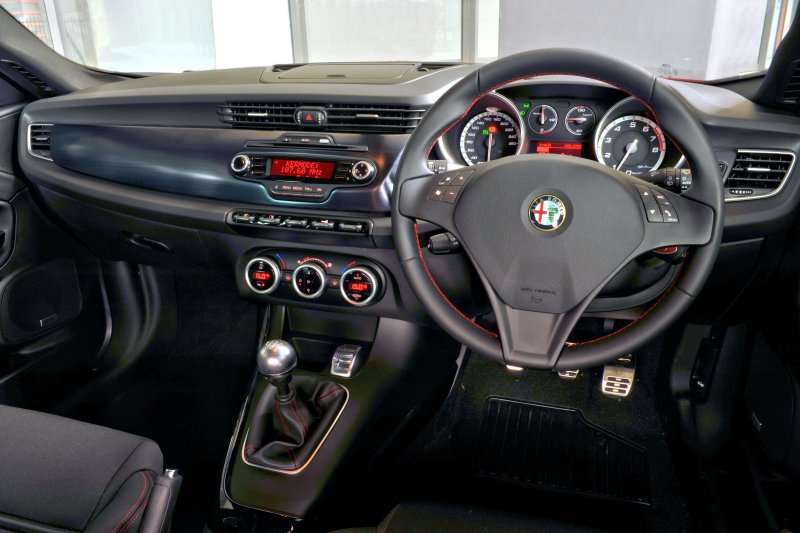 Alfa Romeo Giulietta салон