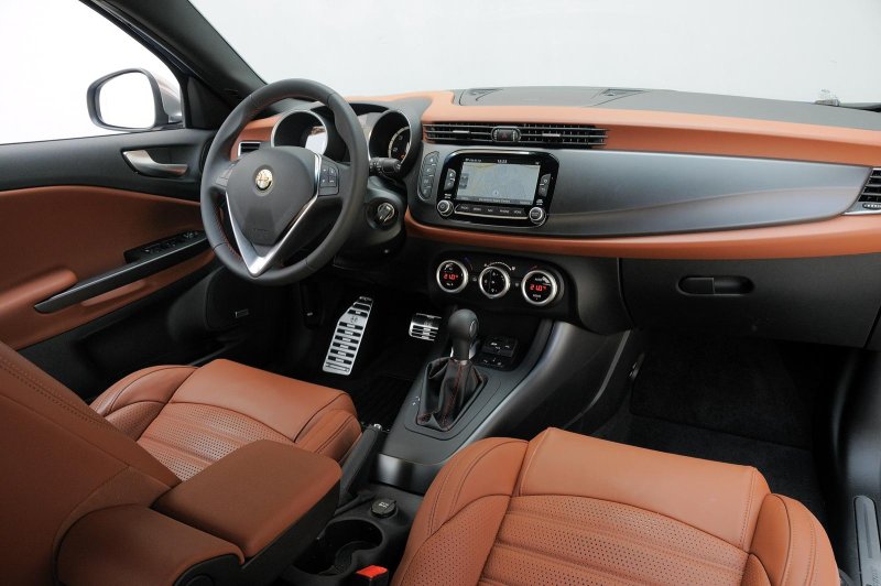 Alfa Romeo Giulietta интерьер