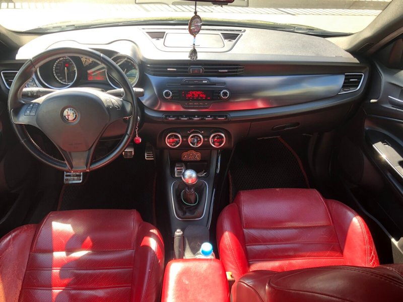 Alfa Romeo Giulietta 116 салон