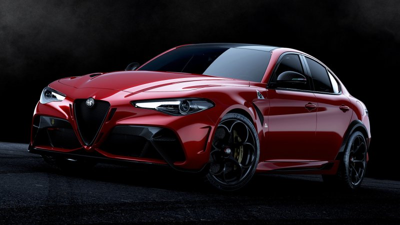 Alfa Romeo Giulia Quadrifoglio белая