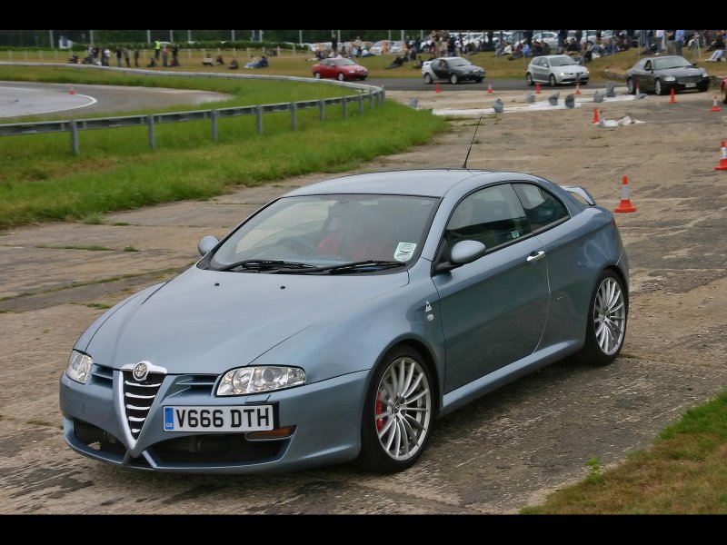 Alfa Romeo gt 2005