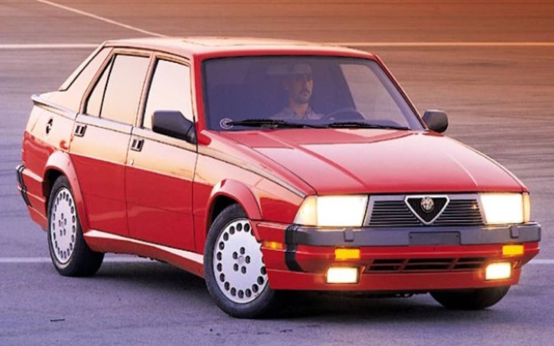 Alfa Romeo 75 Milano