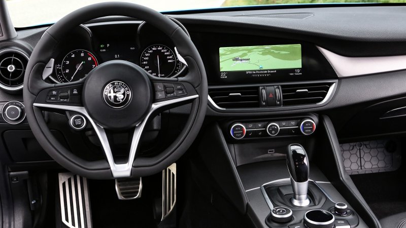 Alfa Romeo Giulia 2018 Interior