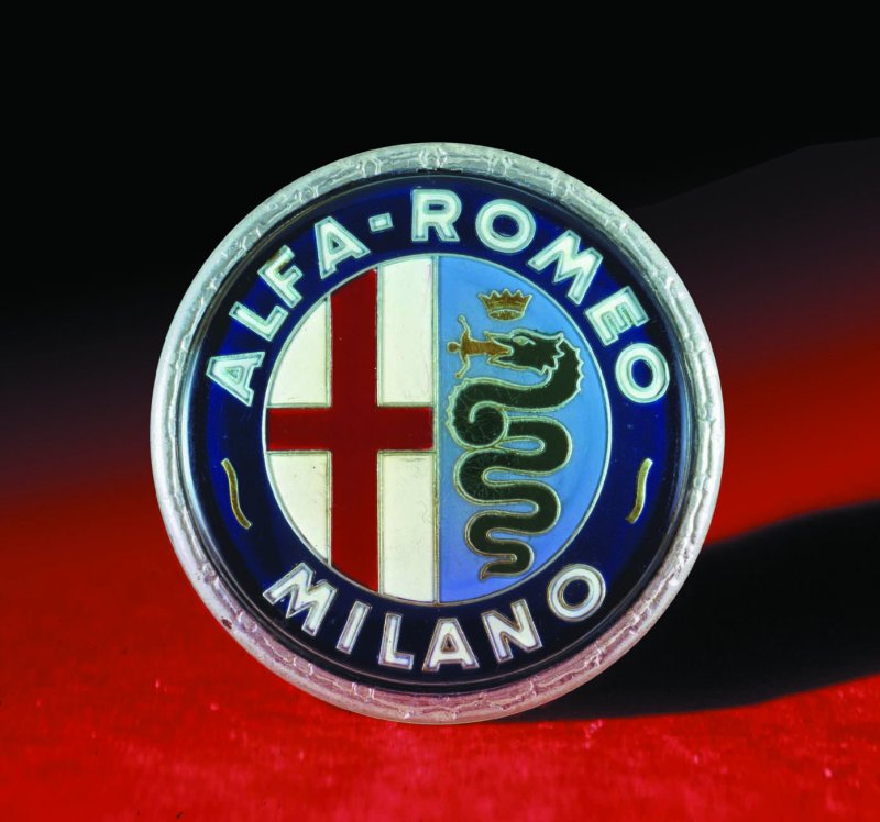 Логотип машины Альфа Ромео