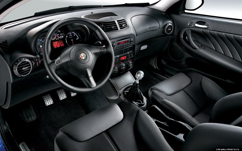 Alfa Romeo gt Interior