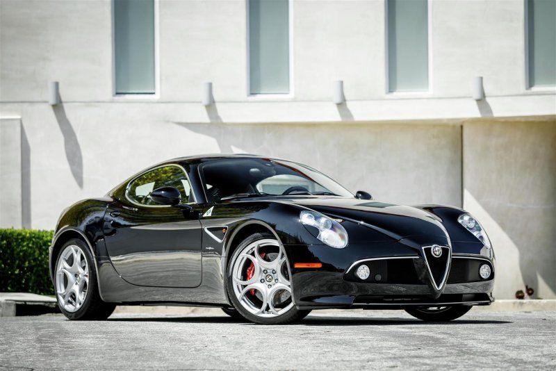 Alfa Romeo 8c 2021