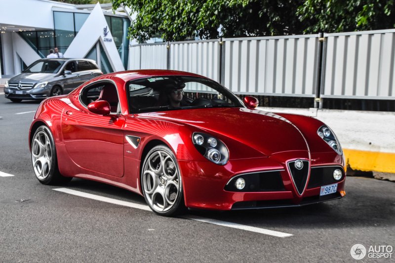 Alfa Romeo 8c 2021