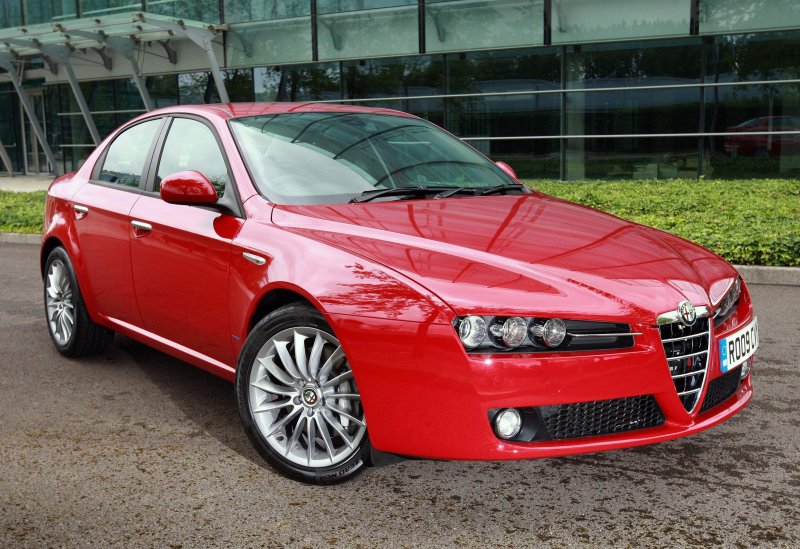 Машина Alfa Romeo 159